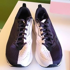 Women's Saucony Endorphin Speed 2, size USA 10